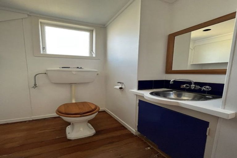 Photo of property in 24 Steyne Avenue, Plimmerton, Porirua, 5026