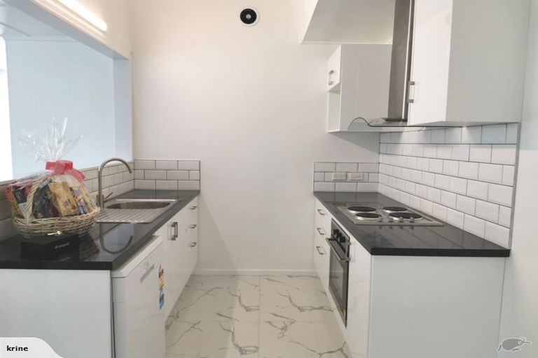 Photo of property in 35 Hanson Grove, Stokes Valley, Lower Hutt, 5019