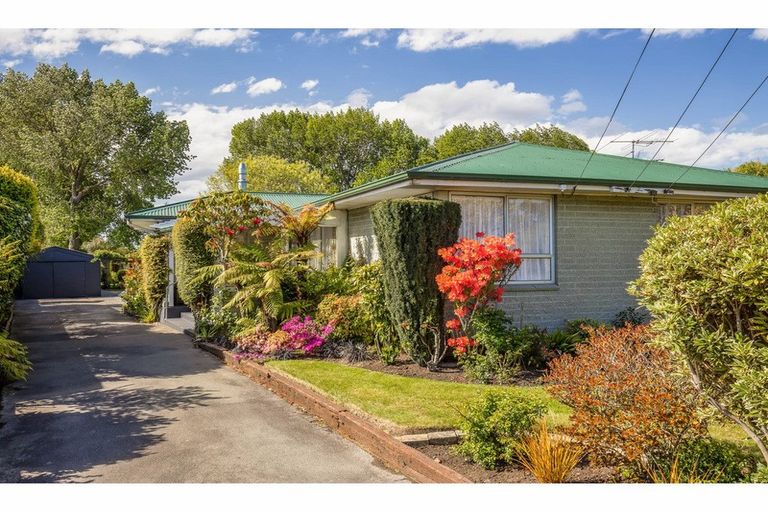 Photo of property in 30 Woodbury Street, Avonhead, Christchurch, 8042