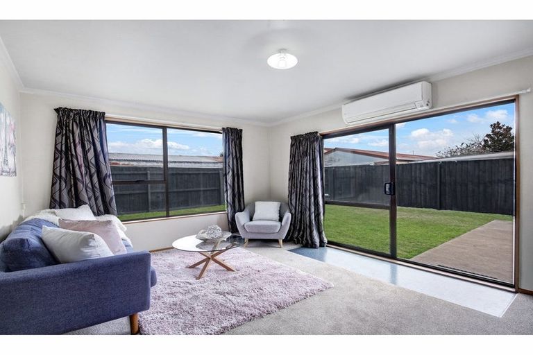 Photo of property in 2/5 Pegasus Avenue, North New Brighton, Christchurch, 8083