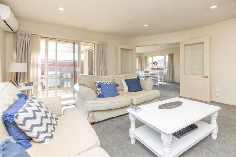 Photo of property in 10 Harrys Way, Redwood, Christchurch, 8051