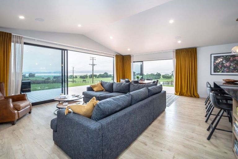 Photo of property in 52 Cross Creek Road, Western Lake, Featherston, 5773