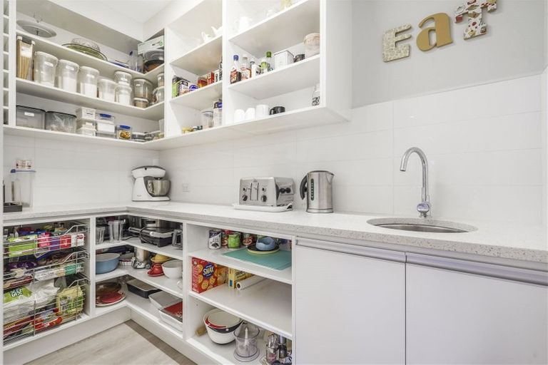 Photo of property in 16 Bree Place, Flagstaff, Hamilton, 3210