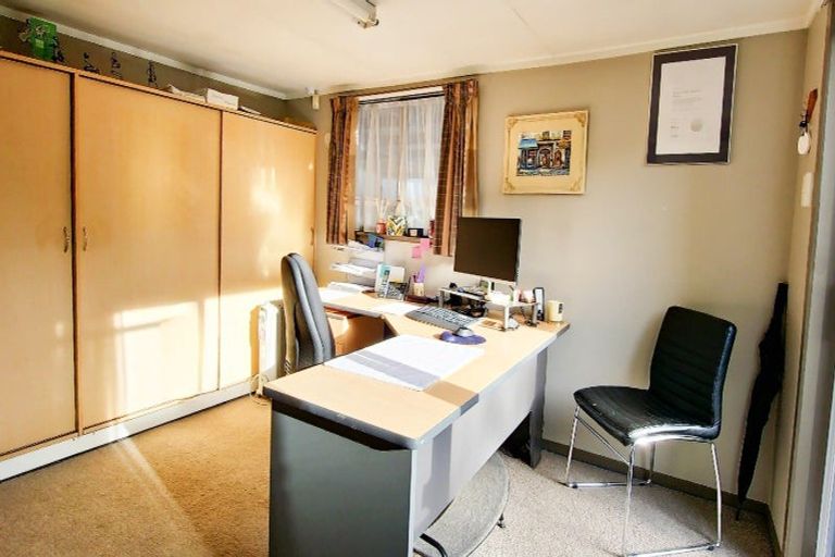 Photo of property in 19 Skerman Street, Marton, 4710