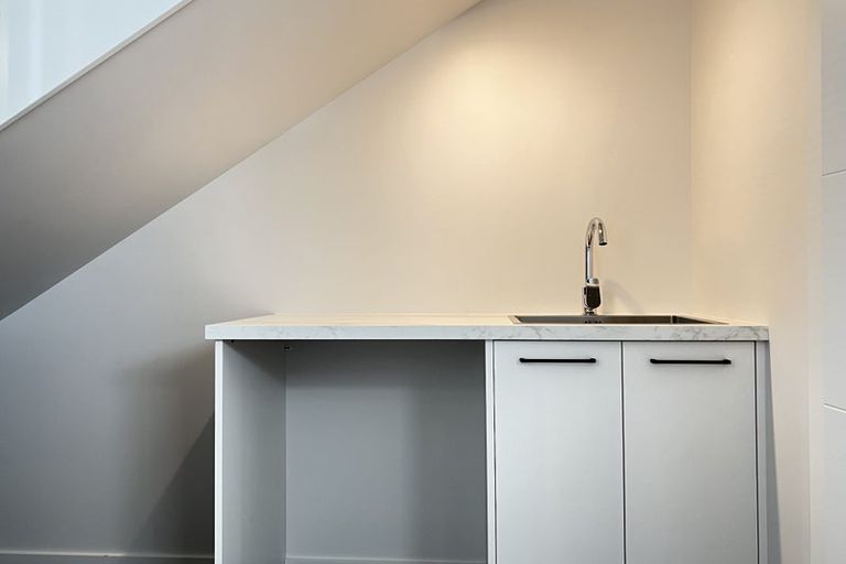 Photo of property in 2/21 Montreal Street, Sydenham, Christchurch, 8023