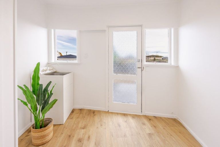 Photo of property in 13 Latham Stubbs Crescent, Waipawa, 4210