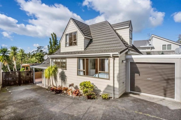 Photo of property in 2/6 Miraka Place, Birkenhead, Auckland, 0626