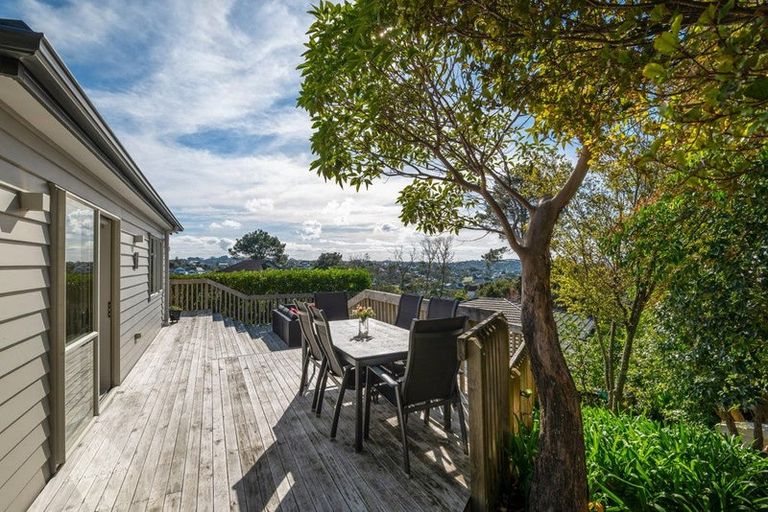 Photo of property in 7 Bushglen Court, Browns Bay, Auckland, 0630