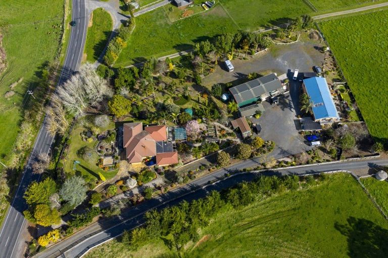 Photo of property in 802 Tuhikaramea Road, Ngahinapouri, Hamilton, 3290