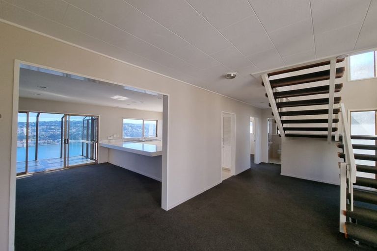 Photo of property in 27 Kaikoura Street, Maupuia, Wellington, 6022