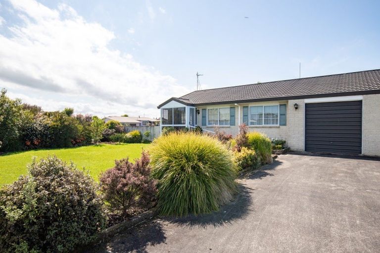 Photo of property in 37 Darlington Street, Ngatea, 3503