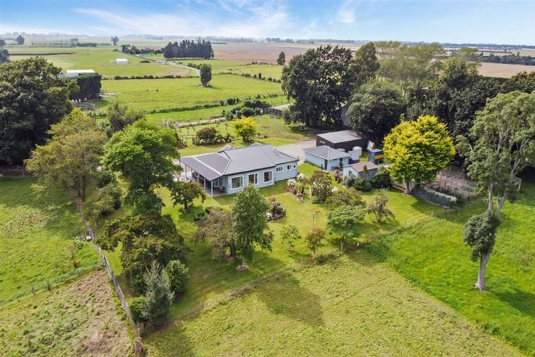 Photo of property in 302 Timaru Road, Waimate, 7978