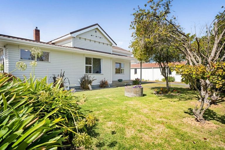 Photo of property in 41 Grey Street, Normanby, Hawera, 4614
