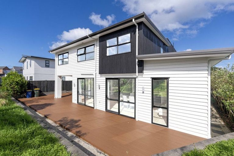 Photo of property in 9 Caldera Drive, Long Bay, Auckland, 0630