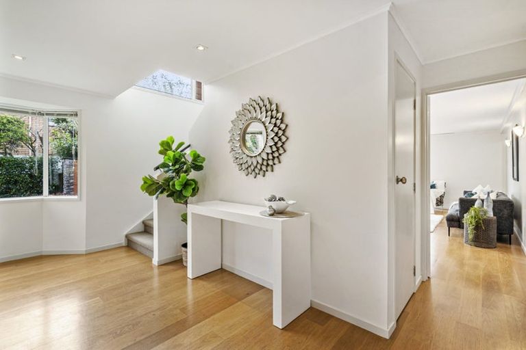 Photo of property in 34 Marywil Crescent, Hillcrest, Auckland, 0627