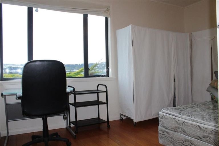 Photo of property in 58 Shelly Bay Road, Maupuia, Wellington, 6022