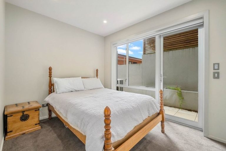 Photo of property in Lakeview Heights, 3/124 Lismore Street, Wanaka, 9305