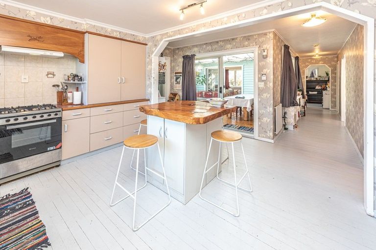 Photo of property in 11 Cambridge Street, Patea, 4520