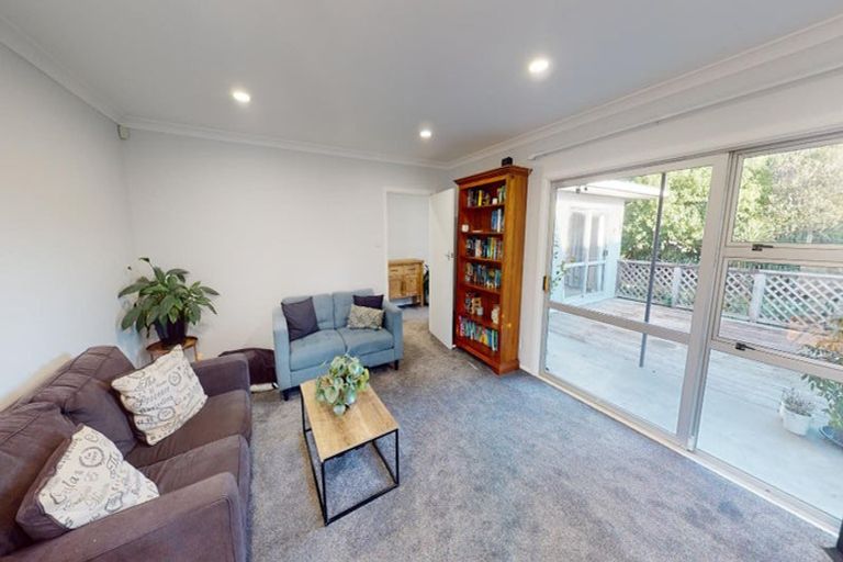 Photo of property in 15 Dorset Crescent, Hokowhitu, Palmerston North, 4410