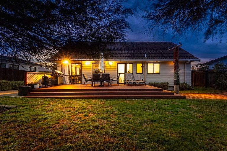 Photo of property in 23 Rosewood Place, Paraparaumu, 5032