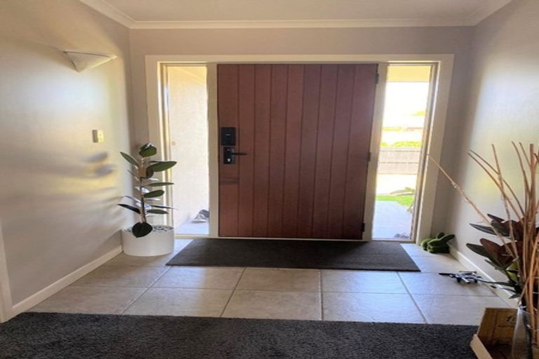 Photo of property in 6 Sovereign Place, Rototuna North, Hamilton, 3210