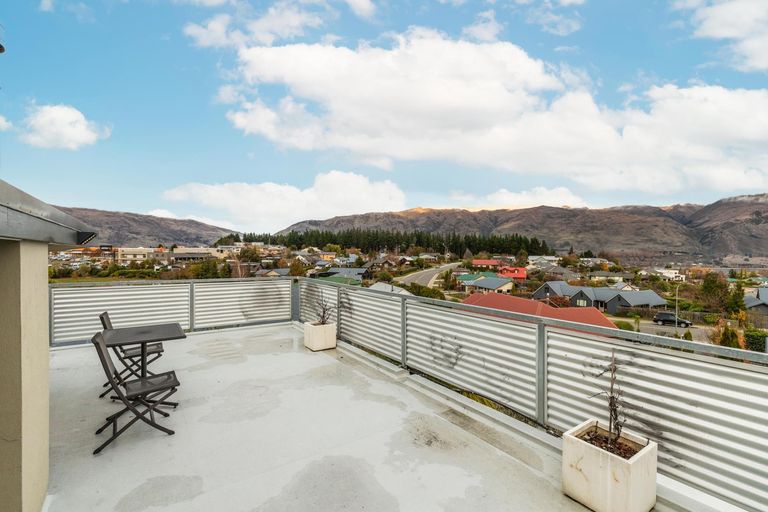 Photo of property in 31a Kings Drive, Wanaka, 9305
