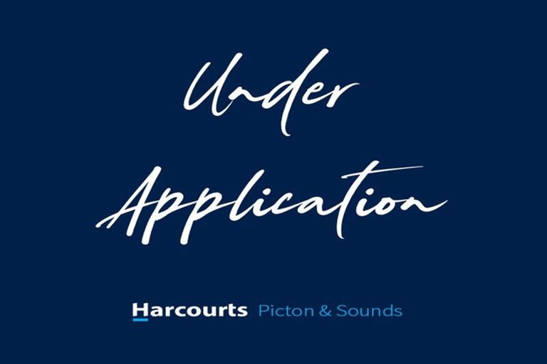 Photo of property in 2/1 Angle Street, Picton, 7220