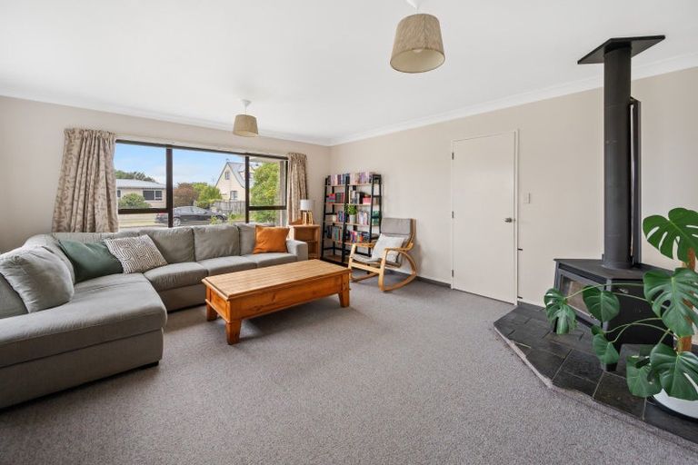 Photo of property in 15 Duckworth Crescent, Greenmeadows, Napier, 4112