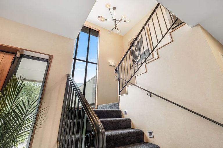 Photo of property in 52 Ruapehu Drive, Fitzherbert, Palmerston North, 4410