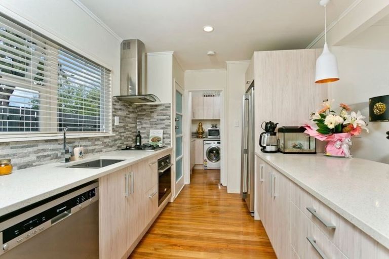 Photo of property in 18 Bentley Avenue, Glenfield, Auckland, 0629