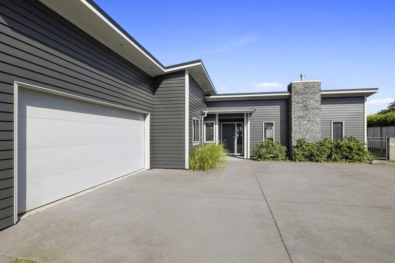 Photo of property in 20 Fernbrook Drive, Hurworth, New Plymouth, 4310