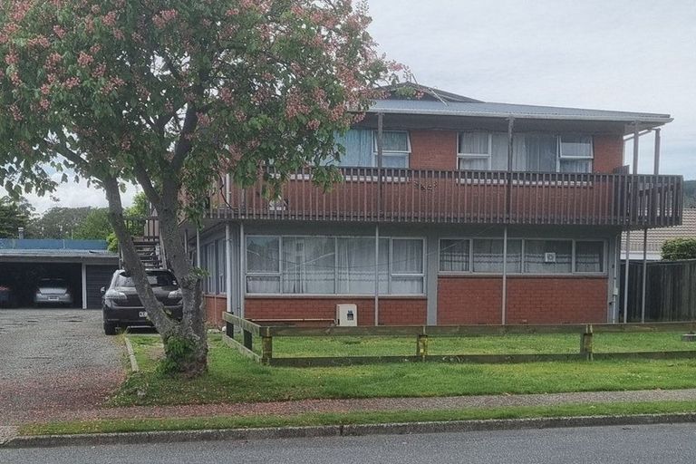 Photo of property in 4/22 Deere Avenue, Fenton Park, Rotorua, 3010