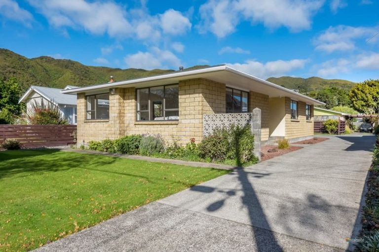 Photo of property in 18 Norton Park Avenue, Fairfield, Lower Hutt, 5011