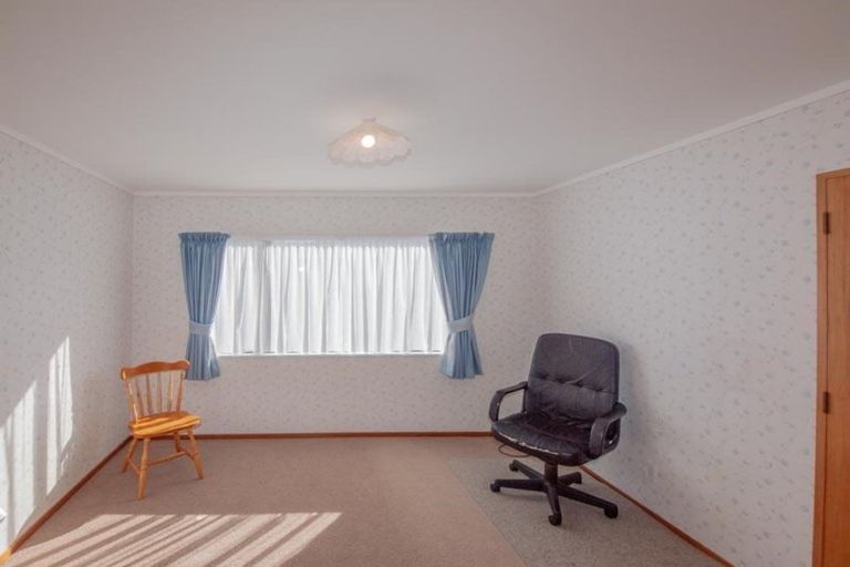 Photo of property in 36 Burbank Crescent, Churton Park, Wellington, 6037