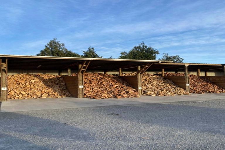 Photo of property in 588 Pound Road, Yaldhurst, Christchurch, 7676