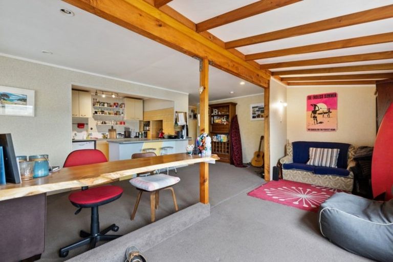 Photo of property in 27 Point Street, Raglan, 3225