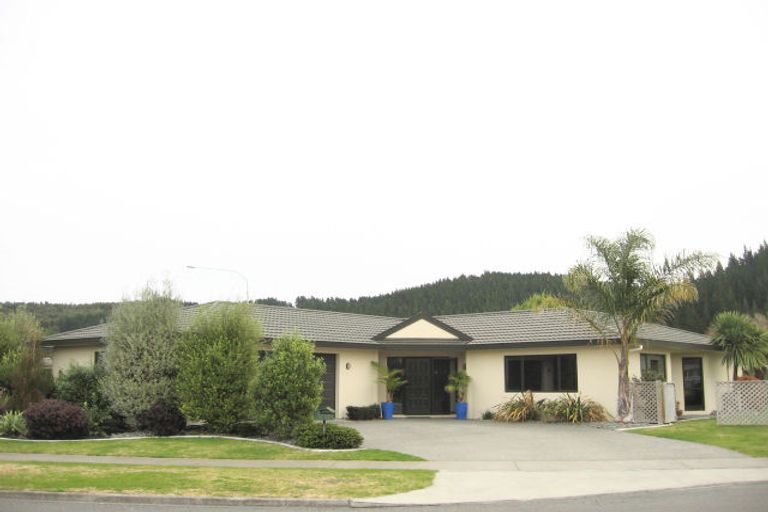 Photo of property in 1 West Place, Greenmeadows, Napier, 4112