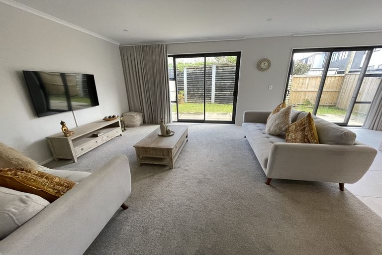 Photo of property in 19 Richard Petterd Way, Swanson, Auckland, 0614