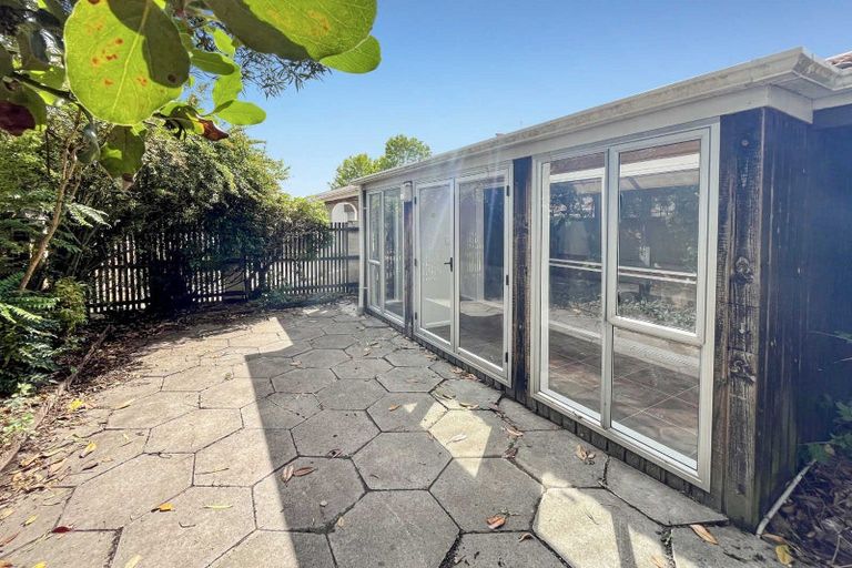 Photo of property in 2/51 Woodbury Street, Russley, Christchurch, 8042