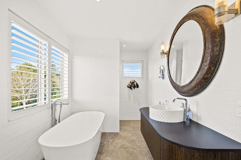 Photo of property in 26 Sandpiper Avenue, Point Wells, 0986