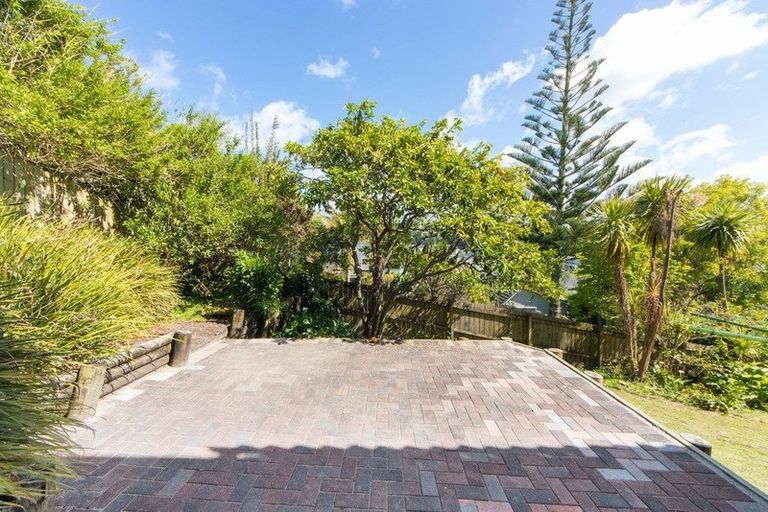 Photo of property in 2/77 Stanley Road, Glenfield, Auckland, 0629