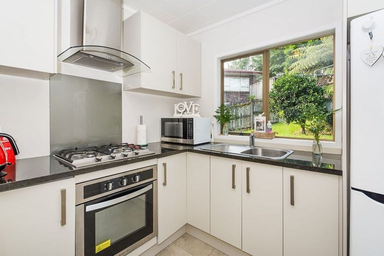 Photo of property in 2/56 Stredwick Drive, Torbay, Auckland, 0630