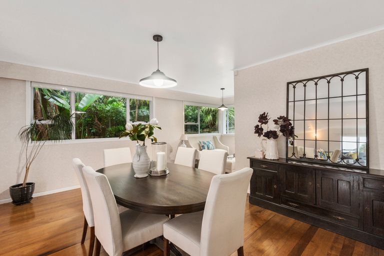 Photo of property in 10 Carole Crescent, Pakuranga, Auckland, 2010