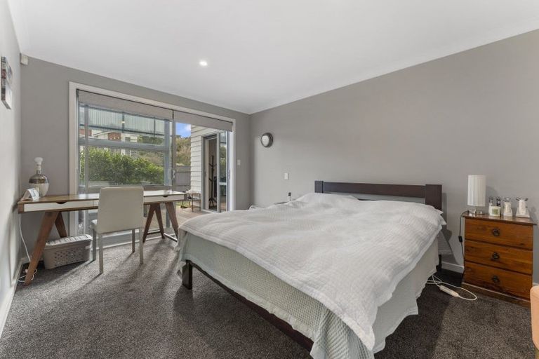 Photo of property in 16 Freedom Drive, Kelvin Grove, Palmerston North, 4414