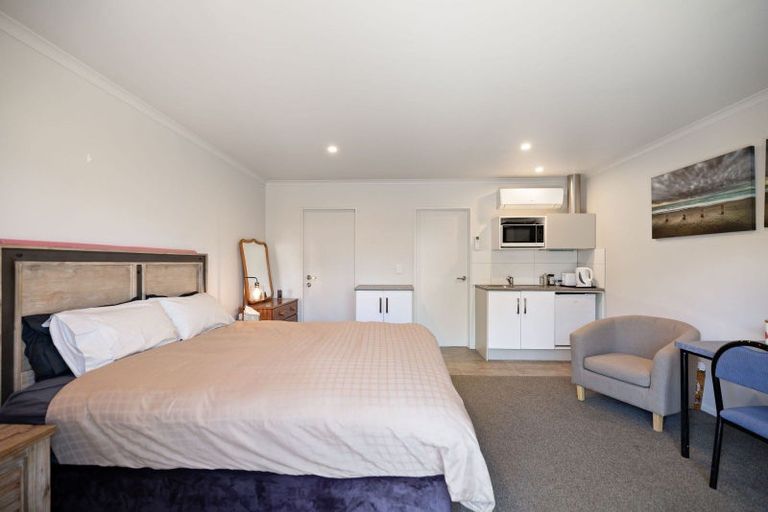 Photo of property in 2 Preston Drive, Arrowtown, 9302