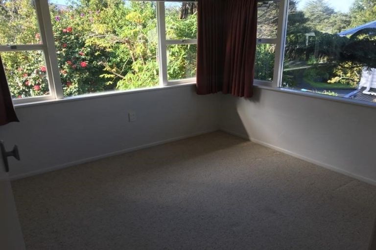 Photo of property in 41 Rimutaka Place, Titirangi, Auckland, 0604