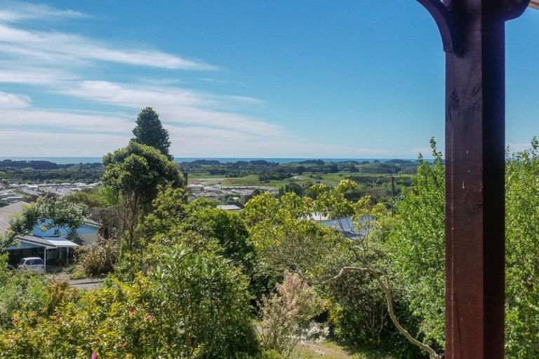 Photo of property in 25 Kotare Street, Waikanae, 5036