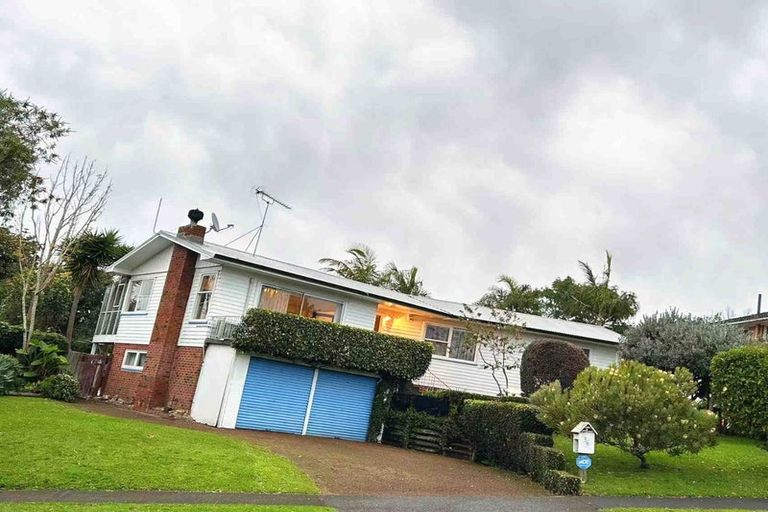Photo of property in 36 Riverhills Avenue, Pakuranga Heights, Auckland, 2010