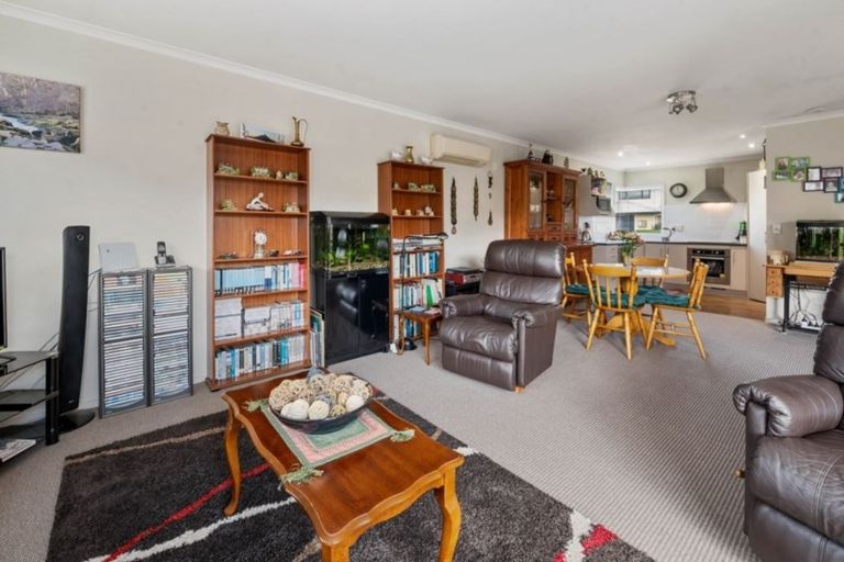 Photo of property in 47/64 Kawaha Point Road, Kawaha Point, Rotorua, 3010