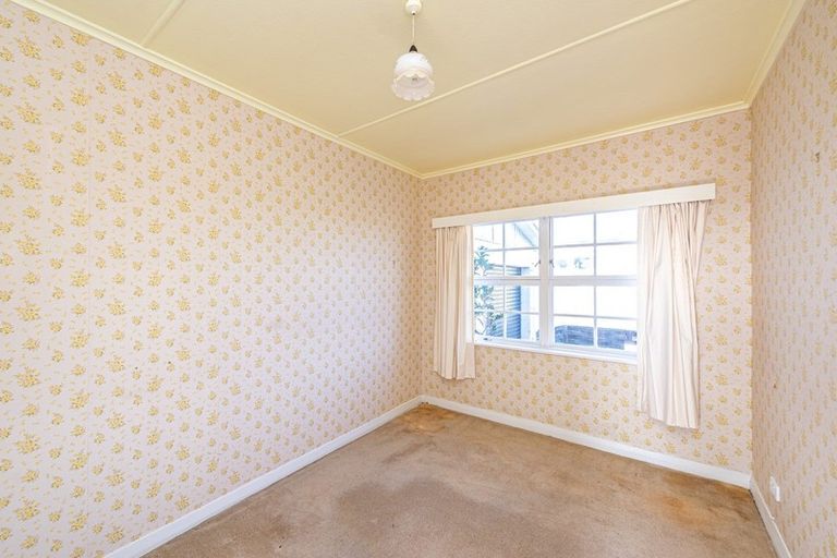 Photo of property in 98 Cornfoot Street, Castlecliff, Whanganui, 4501